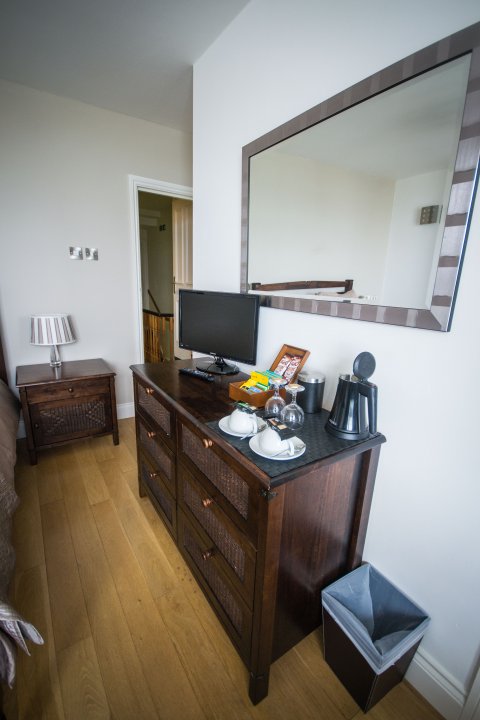 Room1
